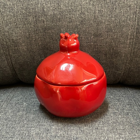 Williams-Sonoma Pomegranate Tureen